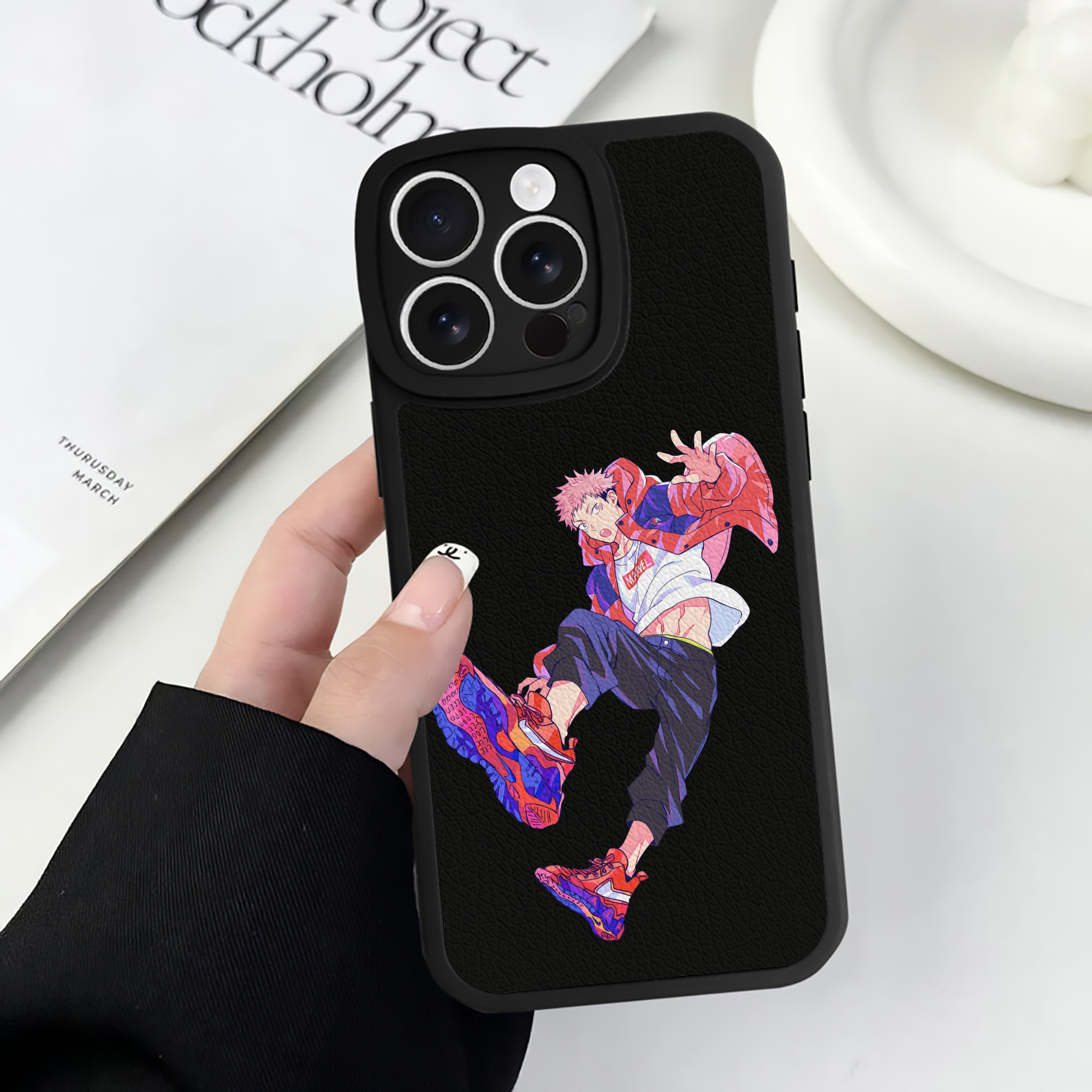 （画像用） 呪術廻戦 Jujutsu Kaisen 【iPhone 16シリーズ対応】シリコンスマホケース（レザー調） 材質：シリコン